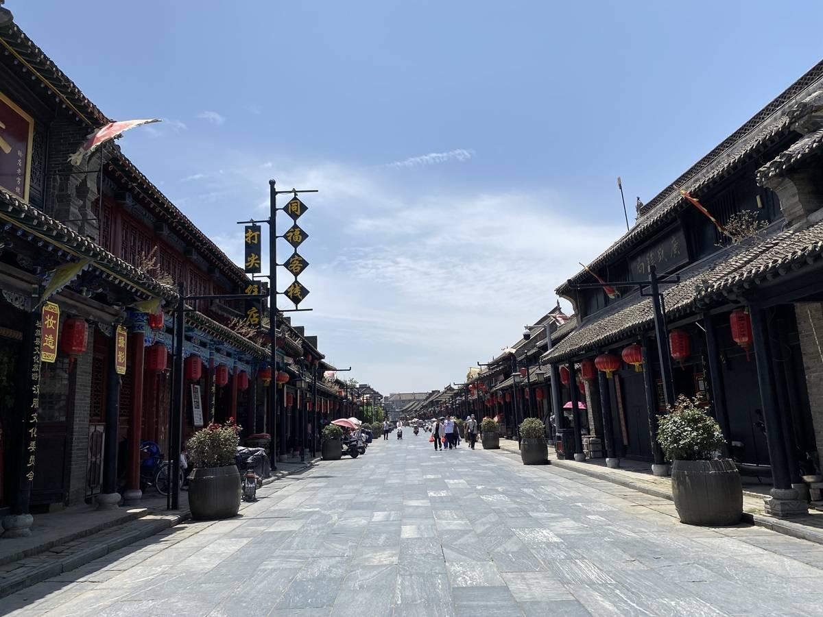 杨紫范丞丞《要久久爱》：从校园到职场，90后的爱情与生存挣扎